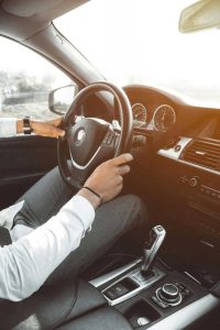 Obtén tu Permiso de conducir B + E en Autoescuela Piedra